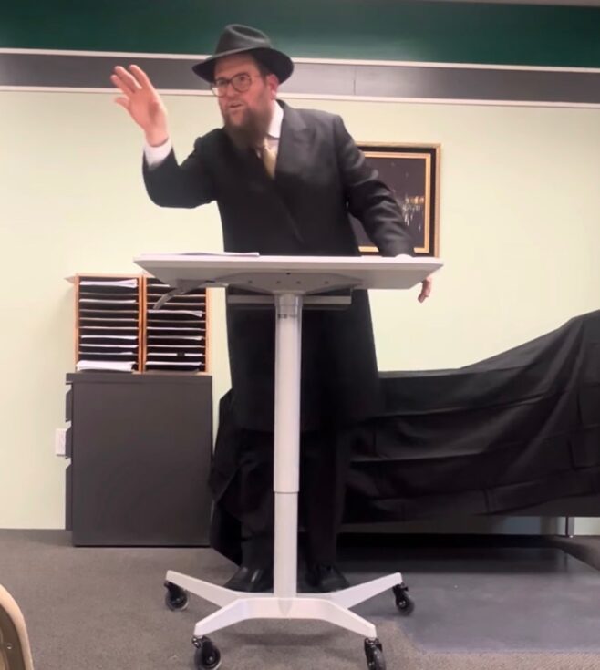 Shliach Speaks at Traveling Anne Frank Exhibit